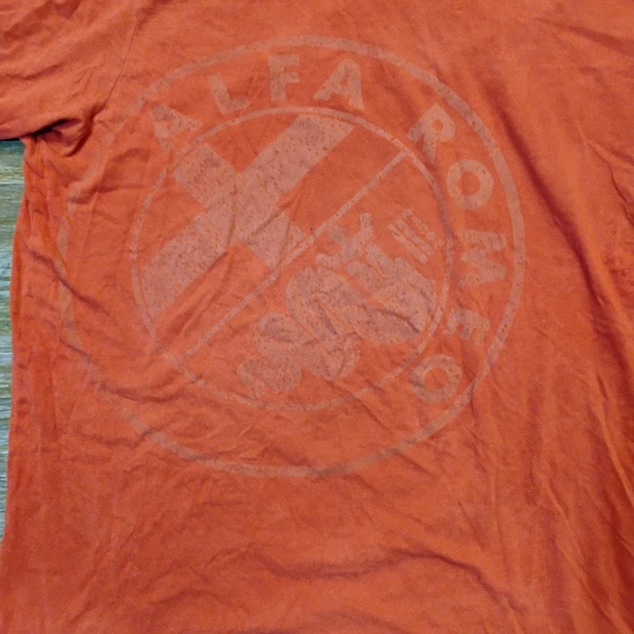 Alfa Romeo with the the Quadrifoglio (four-leaf clover) Red T-shirt. - Picture 3 of 9